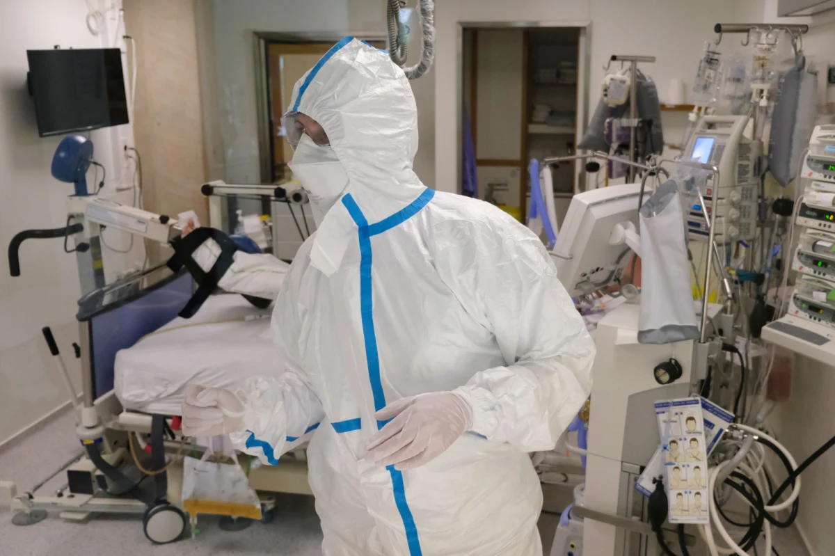 4 053 zakażenia koronawirusem i 74 zgony po zachorowaniu na Covid-19 - Ministerstwo Zdrowia przedstawiło najnowsze statystyki dotyczące epidemii koronawirusa w Polsce. Jak dotąd wyzdrowiało 5 329 239 pacjentów.