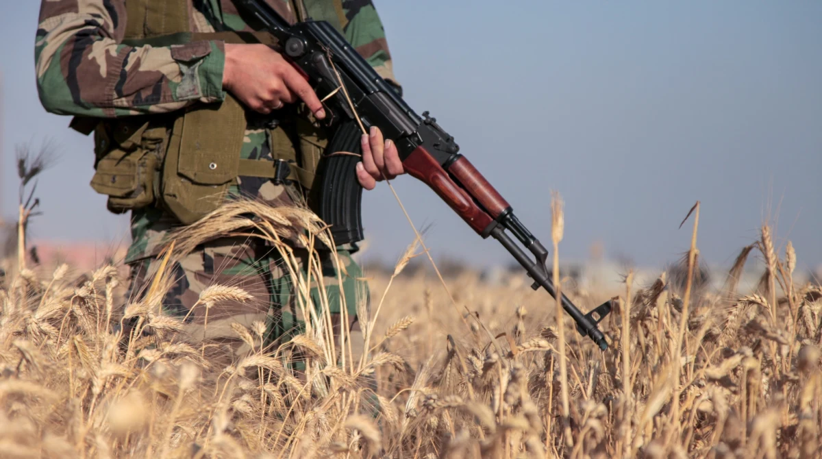 ​Setki bojowników z Syrii przybyło na szkolenie do Rosji przed udaniem się do Ukrainy - informuje "New York Times". Rosjanie chcą zrekrutować 16 tysięcy syryjskich żołnierzy.