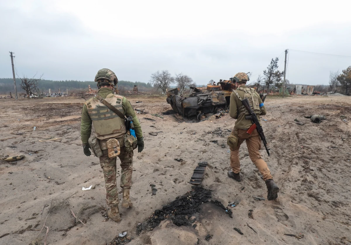 BBC informuje, że zdobyła dowody wskazujące na popełnienie przez rosyjskie wojsko zbrodni wojennych pod Kijowem. Na 200-metrowym odcinku drogi znaleziono 13 ciał. Co najmniej dwie ofiary to cywile zabici przez rosyjskich żołnierzy – podała w piątek stacja.