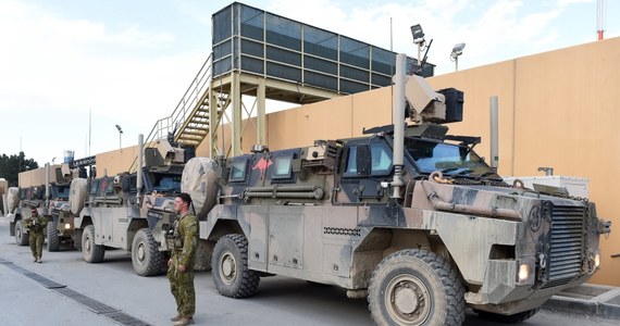Premier Australii zapowiedział, że jego kraj przekaże Ukrainie pojazdy Bushmaster - kołowe transportery piechoty typu MRAP produkowane przez zakłady Thales Australia. To odpowiedź na apel ukraińskiego prezydenta Wołodymyra Zełenskiego o wsparcie zbrojne w wojnie z Rosją.