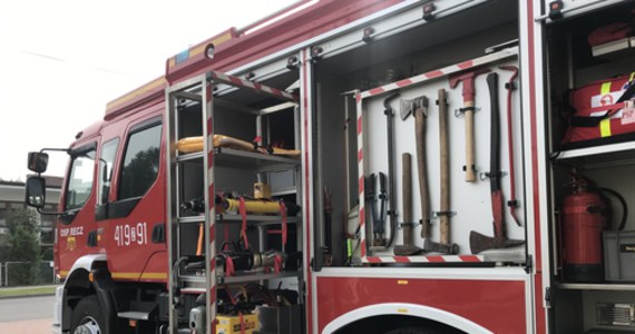 W wyniku pożaru domu wielorodzinnego w Zawadzkiem zginął jeden z mieszkańców - poinformował w sobotę dyżurny KW Państwowej Straży Pożarnej w Opolu.