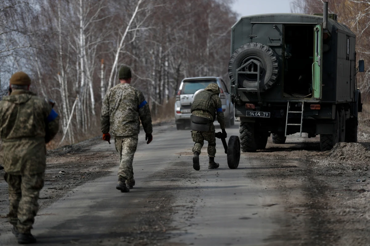 W czwartek minister obrony NIemiec Christine Lambrecht wyraziła zgodę na dostarczenie broni z Czech dla ukraińskiej armii. Chodzi o 56 bojowych wozów piechoty BMP-1 z zasobów Narodowej Armii Ludowej NRD. Według informacji dziennika "Bild", ministerstwo obrony przez trzy tygodnie nie odpowiadało na prośbę Czechów.