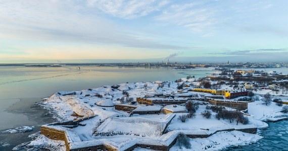 Od dziesiątek lat Finlandia wykorzystuje całe społeczeństwo, by przygotować się na możliwość konfliktu z Rosją. Jeśli wojna na Ukrainie rozprzestrzeni się na innych sąsiadów Rosji, Finlandia będzie gotowa - opisuje "Financial Times".