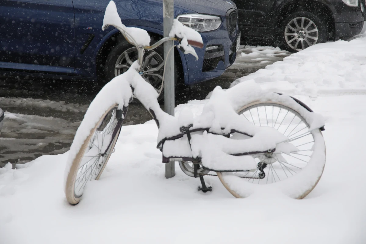 Instytut Meteorologii i Gospodarki Wodnej wydał w niedzielę ostrzeżenie przed oblodzeniem dla woj. kujawsko-pomorskiego i pomorskiego oraz niektórych powiatów Zachodniopomorskiego i Wielkopolskiego. IMGW ostrzega też przed roztopami w części powiatów woj. podlaskiego, mazowieckiego i lubelskiego.