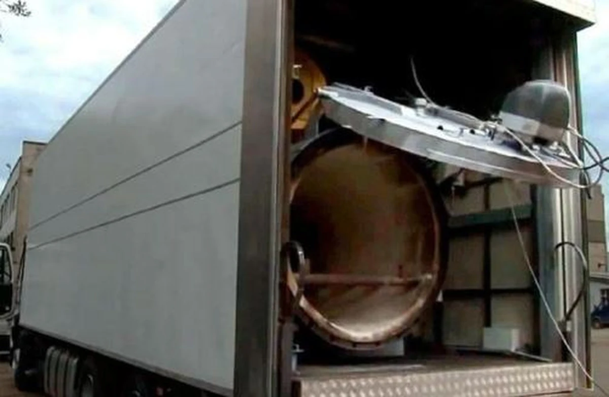 Wojska rosyjskie miały ze sobą mobilne krematoria, w których mogły spopielać zwłoki cywilów, by ukryć w ten sposób zbrodnie na ludności cywilnej - poinformowało na Telegramie ukraińskie rządowe Centrum Przeciwdziałania Dezinformacji.