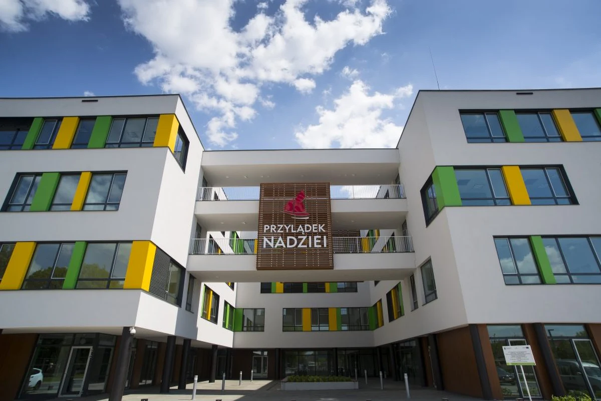 Pierwszych dwoje dzieci z Ukrainy ma za sobą przeszczepy szpiku we wrocławskim Przylądku Nadziei. To pacjenci, którzy przyjechali z bombardowanego Kijowa. Kolejna dwójka czeka na transplantację.