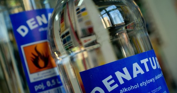 Prokuratura zajęła się sprawą śmierci trzech mężczyzn, którzy razem pili alkohol w Czarnej Wsi pod Częstochową. Dwaj mężczyźni zmarli w domu, trzeci w szpitalu.