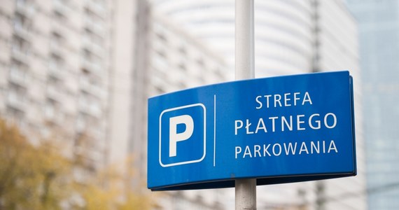 Zarząd Dróg Miejskich rozpoczyna od piątku konsultacje społeczne dotyczące ewentualnego rozszerzenia strefy płatnego parkowania o wschodnią część Kamionka. Konsultacje nie dotyczą samego wprowadzenia strefy. Decyzja o jej ewentualnym rozszerzeniu zostanie podjęta przez Radę Warszawy.