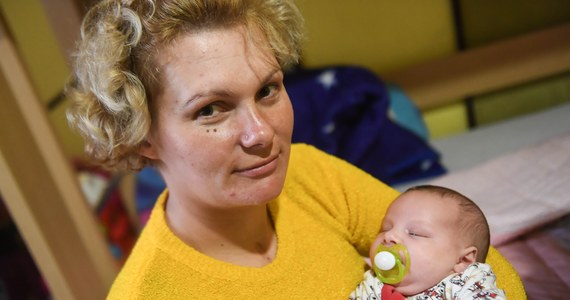 Aż 94 procent wszystkich przybywających w Polsce uchodźców z Ukrainy to kobiety z dziećmi. Tak wynika z danych wszystkich gości ze wschodu, którzy wyrobili sobie u nas numery PESEL pozwalające na legalną pracę, szkołę i opiekę zdrowotną.