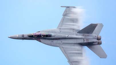 Myśliwce F-18 wylądowały w bazie w Łasku 