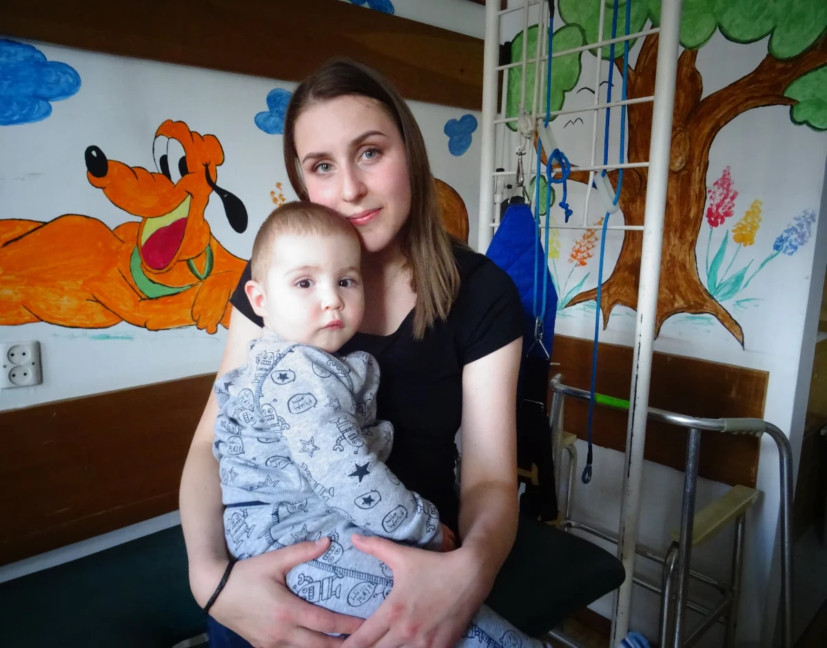 14-miesięczny Władysław z Odessy to najmłodszy ukraiński pacjent, który trafił do Szpitala Miejskiego nr 4 w Gliwicach. Właśnie pomyślnie przeszedł zabieg chirurgiczny. W gliwickiej placówce na oddziałach dziecięcych pomoc medyczną otrzymało już kilkudziesięciu pacjentów z Ukrainy.  