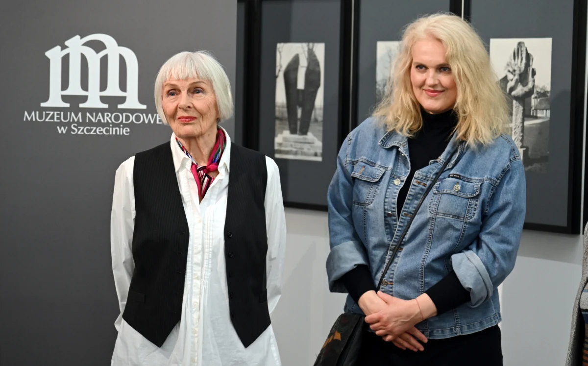 Ponad 20 rzeźb szczecińskiej artystki Anny Paszkiewicz i prace jej córki Eli Blanki znalazły się na wystawie "Portret córki – portret mamy" Muzeum Narodowego w Szczecinie. Wernisaż wystawy odbędzie się w czwartek.