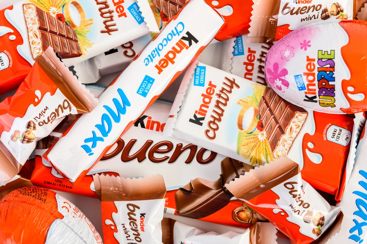 Ferrero podjął decyzję o wycofaniu z brytyjskiego rynku Kinder Niespodzianki, a brytyjska Agencja Standardów Żywności (FSA) odradziła spożywania Kinder Niespodzianki. Powód? W pochodzącej z Belgii czekoladzie, wchodzącej w skład popularnego "jajka niespodzianki", wykryto salmonellę, zatruło się nią 63 dzieci. Większość z nich ma poniżej 5 lat.