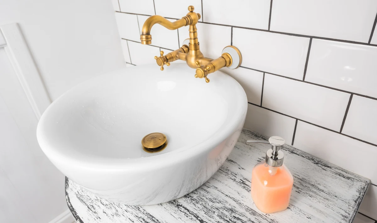 Polski producent płytek ceramicznych chce wycofać się z Rosji. Negocjacje w sprawie sprzedaży aktywów - trzech dużych zakładów produkcyjnych we Frianowie, Kuczino, Syzranu - prowadzone są z inwestorami z Chin, Zjednoczonych Emiratów Arabskich i Turcji. 