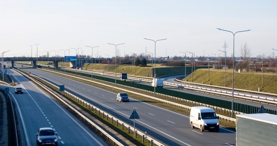 Od środy (6 kwietnia) na południowej jezdni autostrady A2 w rejonie węzła Emilia (łódzkie) ruszą przygotowania do kolejnego etapu remontu nawierzchni. To oznacza, że kierowcy powinni przygotować się na utrudnienia - informuje  Generalna Dyrekcja Dróg Krajowych i Autostrad w Łodzi.