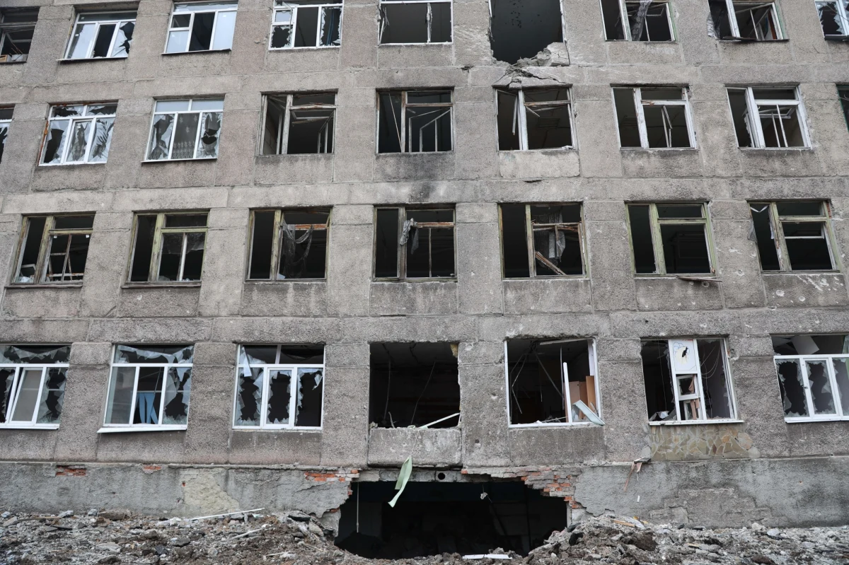 Według Służby Bezpieczeństwa Ukrainy Rosjanie chcą odwrócić uwagę od Buczy, która pokazała ślady rosyjskich zbrodni na cywilach i „stała się szokiem dla całego świata”. Dlatego według SBU przygotowywane są fake newsy na temat oblężonego Mariupola.