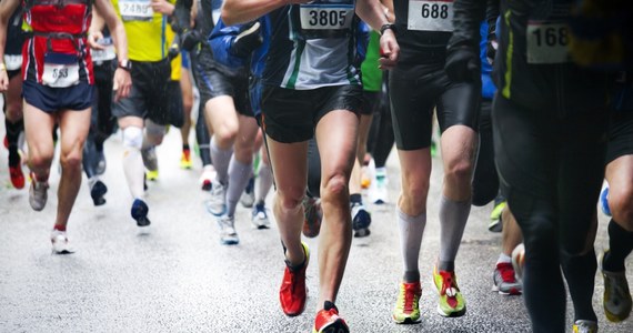 Po dwóch latach przerwy spowodowanej pandemią koronawirusa na ulice Krakowa powraca Cracovia Maraton. W biegu udział weźmie 5 tysięcy osób. Ten limit został ustalony już wcześniej z powodu niepewności dotyczącej pandemii oraz ograniczeń jej towarzyszącej. 