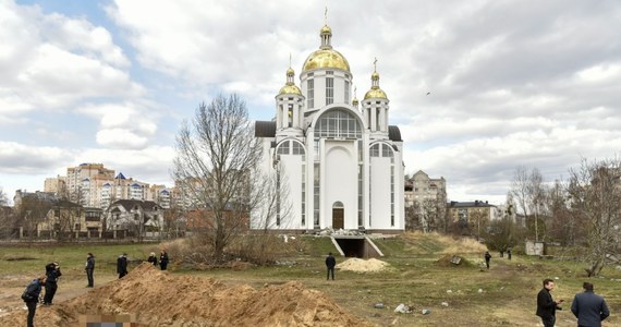 W masowym grobie przy cerkwi w Buczy może być pochowanych od 150 do 300 osób - powiedziała we wtorek ukraińska rzeczniczka praw człowieka Ludmyła Denisowa, cytowana przez agencję Reutersa.