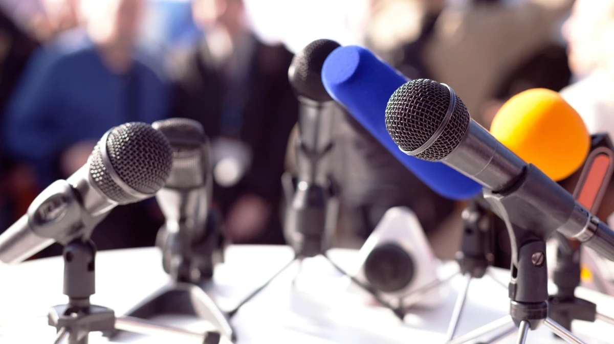 ​Komisja Dumy Państwowej (rosyjskiego parlamentu) ds. przeciwdziałania ingerencji obcych państw w sprawy Rosji opracowała ustawę, zgodnie z którą prokuratura generalna będzie mogła zakazać działalności mediów zagranicznych na terenie kraju - informuje agencja Interfax.