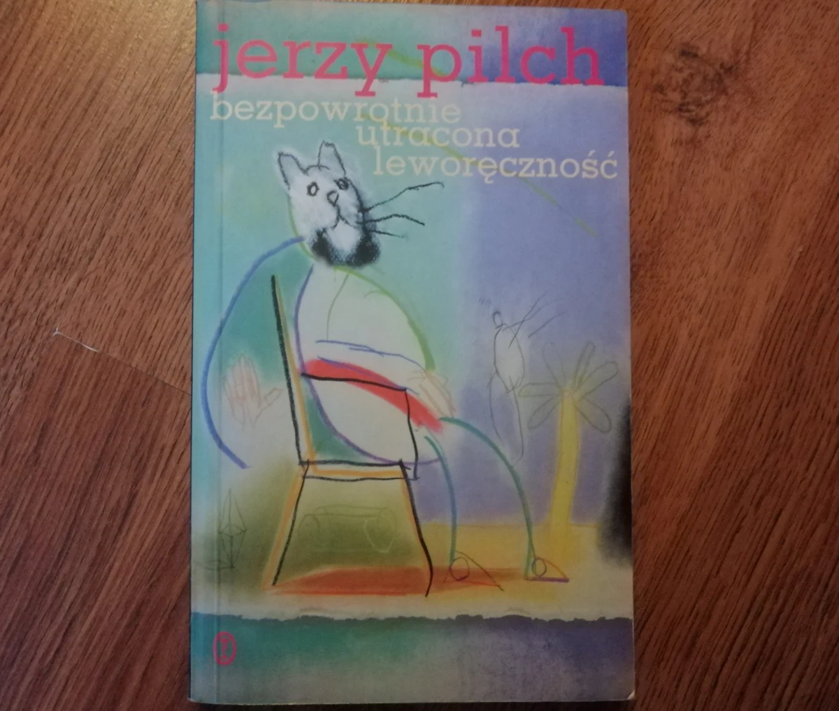 Samorząd Wisły odkupił dom rodzinny pisarza Jerzego Pilcha. Burmistrz Tomasz Bujok poinformował, że zawarł umowę z córką zmarłego w 2020 r. twórcy. Jak zapowiedział, w budynku powstać ma miejsce pamięci o Pilchu, ale też dom pracy twórczej.