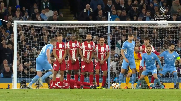 Manchester City ma minimalną zaliczkę przed rewanżem, po pokonaniu Atletico Madryt 1-0 w ćwierćfinale Ligi Mistrzów. Zwycięskiego gola zdobył Kevin De Bruyne.

Składy wyjściowe drużyn:
Manchester City: Ederson – Stones, Laporte, N. Aké, Cancelo – De Bruyne, Rodri, Gündoğan (C) – Mahrez, Sterling, B. Silva.
Rezerwowi: Carson, Steffen – Egan-Riley, Fernandinho, Foden, Grealish, Mbete, Jesus, Zinčenko.
Trenér: Pep Guardiola

Atlético Madryt: Oblak – Vrsaljko, Felipe, Savić, Reinildo, Lodi – M. Llorente, Kondogbia, Koke (C) – Félix, Griezmann.
Rezerwowi: Gomez Vela, Lecomte – Camara, Á. Correa, Cunha, de Paul, Hermoso, Lemar, Serrano, L. Suárez, Wass.
Trenér: Diego Simeone
