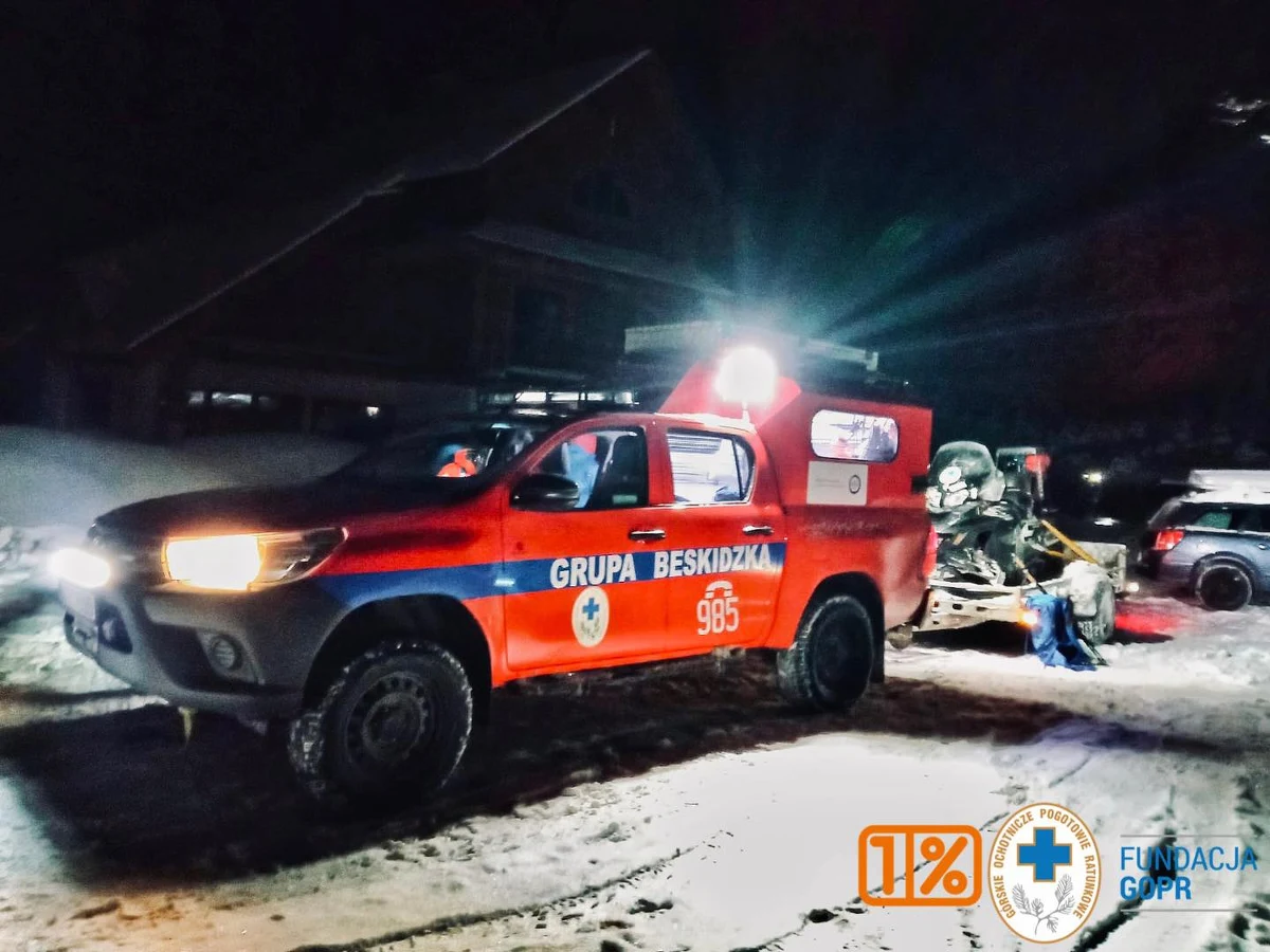 Ratownicy GOPR-u ostrzegają: W wysokich partiach Beskidów nadal panuje zima, a warunki na szlakach miejscami są trudne. Co prowadzi do licznych interwencji goprowców. Jednocześnie służby kryzysowe śląskiego wojewody ostrzegają przed rozpoczynającymi się w górach roztopami.