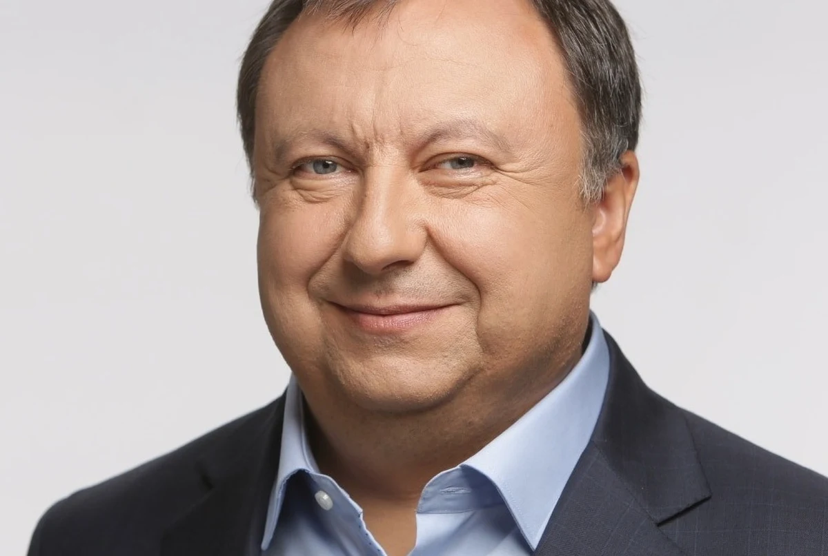 Przewodniczący obwodów donieckiego i ługańskiego mówili, że oczekują ataków wojsk rosyjskich. Wiemy, że Rosjanie chcą pokazać, że odnieśli zwycięstwo przed 9 maja (Dzień Zwycięstwa w Rosji - przyp. red.) i chcą okupować cały Donbas - mówił w Popołudniowej rozmowie w RMF FM Mykoła Kniażycki, deputowany Rady Najwyższej Ukrainy. Według niego szefowie obwodów oczekują, że atak rozpocznie się “w ciągu 3-4 dni" i będzie on brutalny. "W Mariupolu jest teraz ponad 150 tysięcy ludzi, oni są w piwnicach, tam już nie ma żadnego całego budynku, to naprawdę jest katastrofa. Podobnie jest w Charkowie i może być podobnie w innych miastach na wschodzie Ukrainy" - mówił.