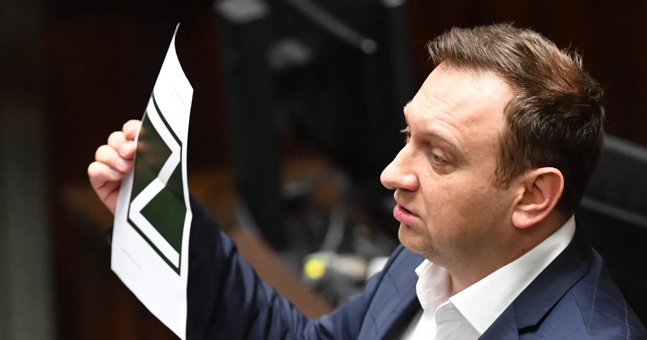 Poseł Lewicy Tomasz Trela na sali plenarnej Sejmu w Warszawie