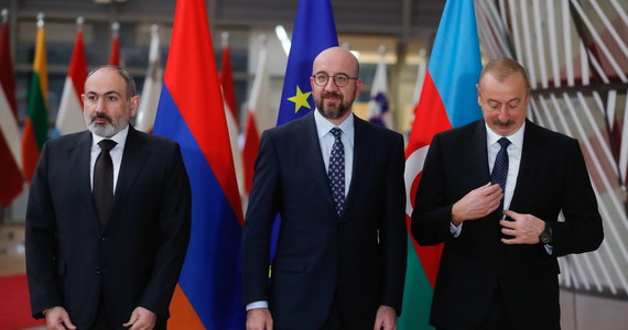 Przełom w sprawie sporu o Górski Karabach. ​Armenia i Azerbejdżan zgodziły się w środę na rozmowy pokojowe - poinformowało biuro premiera Armenii Nikola Paszyniana.