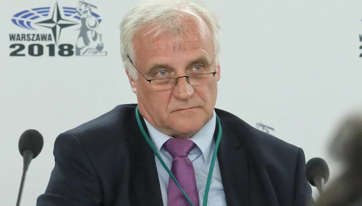 "Ludzie z otoczenia Putina dalej żyją w oderwaniu od rzeczywistości i próbują to oderwanie narzucić reszcie społeczeństwa, i to się częściowo udaje" - mówił w Rozmowie w południe w RMF FM Robert Pszczel, dyplomata i były szef biura informacyjnego NATO w Moskwie. "Kluczowym jest, kiedy ta wojna dojdzie do zwykłych Rosjan. Jeśli Rosja zdecyduje się na wysłanie, bo będzie zmuszona, wojsk z poboru, to będzie powtórka z pierwszej wojny czeczeńskiej i wojny afgańskiej. Tam ginęli poborowi i nie dało się w żaden sposób tego ukryć" 
 - podkreślił gość Rocha Kowalskiego. 