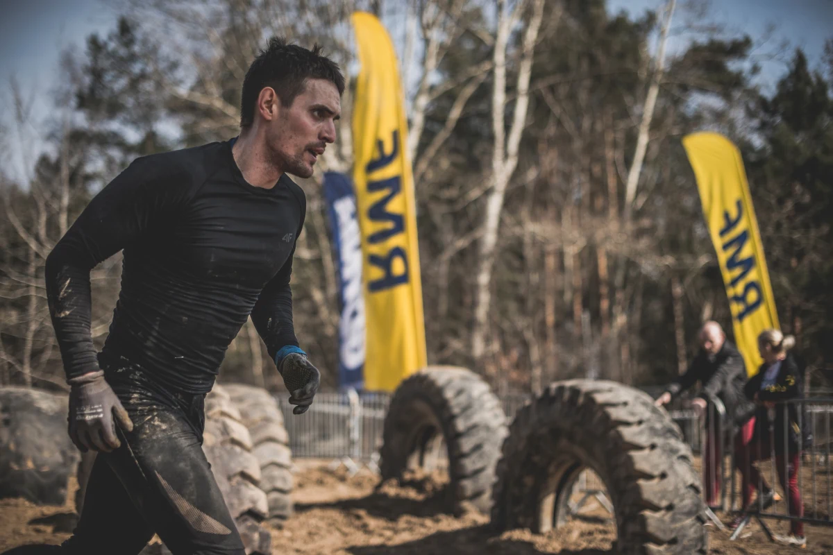 Już w najbliższy weekend 9-10 kwietnia zapraszamy wszystkich miłośników biegów przeszkodowych do Gdyni na oficjalne otwarcie sezonu 2022! Zapominamy o pandemii i pełną parą ruszamy do rywalizacji - mówią organizatorzy, dodając jednocześnie, że nie zapominają o tym, co dzieje się w Ukrainie.