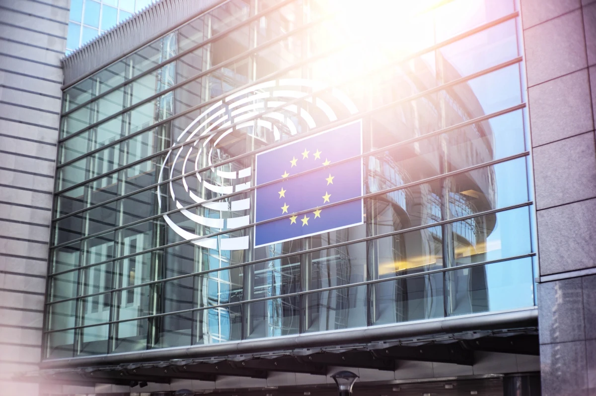 Parlament Europejski domaga się pełnego embarga na rosyjski import ropy, węgla, paliwa jądrowego i gazu. Europosłowie przyjęli rezolucję w tej sprawie. 
