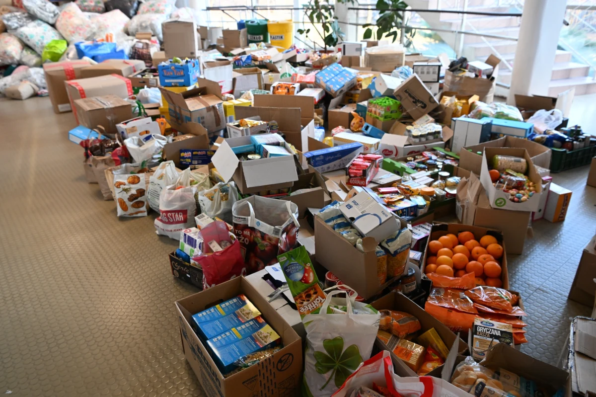 ​Wodociągi Miasta Krakowa zorganizowały specjalny transport świąteczny dla Polaków zamieszkujących okolice Drohobycza. Znalazły się w nim dary przygotowane przez tę instytucję. To nie tylko produkty żywnościowe, ale również niezbędne leki, sprzęt ratujący życie a także książki.