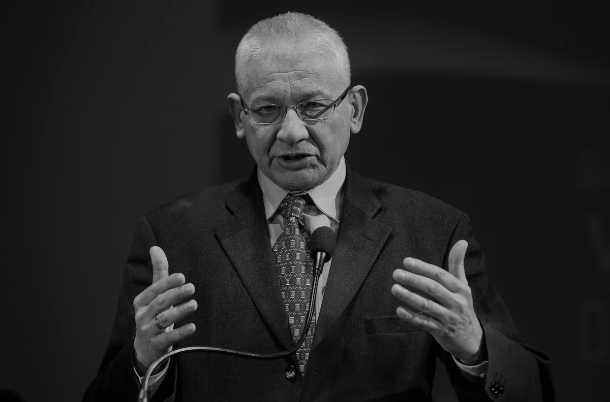 "Ludwik Dorn był jednym z wielkich w polskiej polityce. Trudno o tak inteligentną i charyzmatyczną postać" - wspominają byłego marszałka Sejmu polityczni przyjaciele i konkurenci. Ludwik Dorn zmarł dziś w wieku 67 lat. 