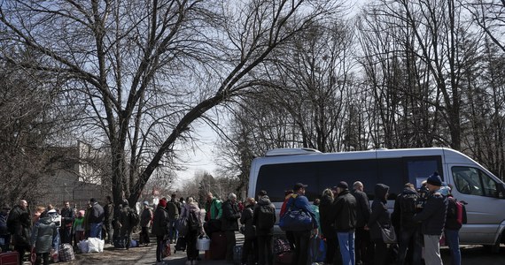 W Bohdaniwce w obwodzie kijowskim 9 marca bezbronny mężczyzna został zabity przez żołnierzy strzałem w głowę na oczach rodziny. W Worzelu 3 marca rodzice 18-letniej Kateryny Tkaczowej zostali zastrzeleni przed własnym domem. To tylko niektóre ze wstrząsających relacji, jakie zebrała międzynarodowa organizacja obrony praw człowieka Amnesty International. Organizacja opublikowała zebrane w Ukrainie relacje mieszkańców, którzy opowiedzieli o przemocy, gwałtach i zabójstwach ludności cywilnej na terenach, gdzie wkroczyły wojska rosyjskie.