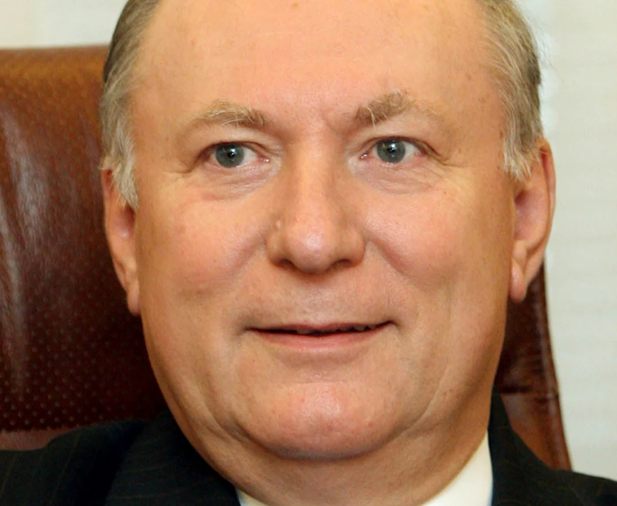 „Nikt nie spodziewał się, że podwyżka stóp procentowych wyniesie 100 punktów bazowych. Tym bardziej, że miesiąc temu na konferencji prasowej prezes NBP Adam Glapiński zapowiadał, że będziemy postępować po 75 pkt bazowych” – mówił w Popołudniowej rozmowie w RMF FM prof. Marian Noga. „Miesiąc temu prezes mówił, że podwyżek jeszcze kilka będzie, dziś nie odpowiada na pytania dziennikarzy w tym temacie” – dodał ekonomista.