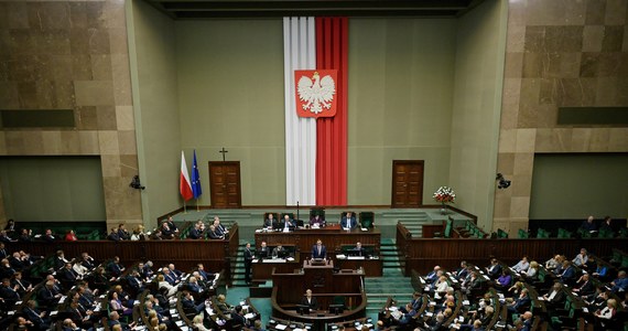 Sejm przyjął w czwartek tzw. ustawę sankcyjną, która umożliwi zamrażanie majątków osób i podmiotów wspierających Rosję.