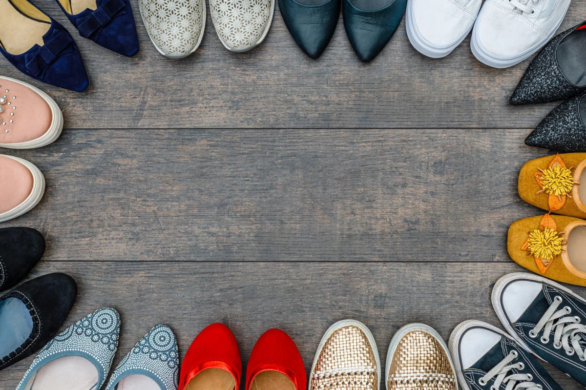 Krok do wiosny – pod takim hasłem rozpoczęła się w Katowicach zbiórka wiosennego obuwia dla uchodźców, przede wszystkim dla dzieci i młodzieży w wieku szkolnym. Wśród zebranych dotychczas darów właśnie dla tej grupy butów jest najmniej. Społeczne Centrum Pomocy Uchodźcom z Ukrainy, które organizuje zbiórkę, przygotowało dla szkół specjalny konkurs.