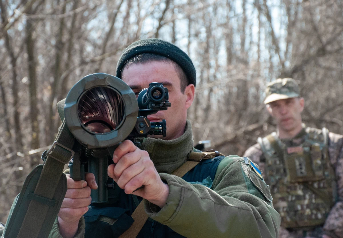 Jedna osoba zginęła, a 14 zostało rannych w czwartkowym ostrzale Charkowa. Informacje przekazał szef władz obwodu charkowskiego Ołeh Syniehubow.