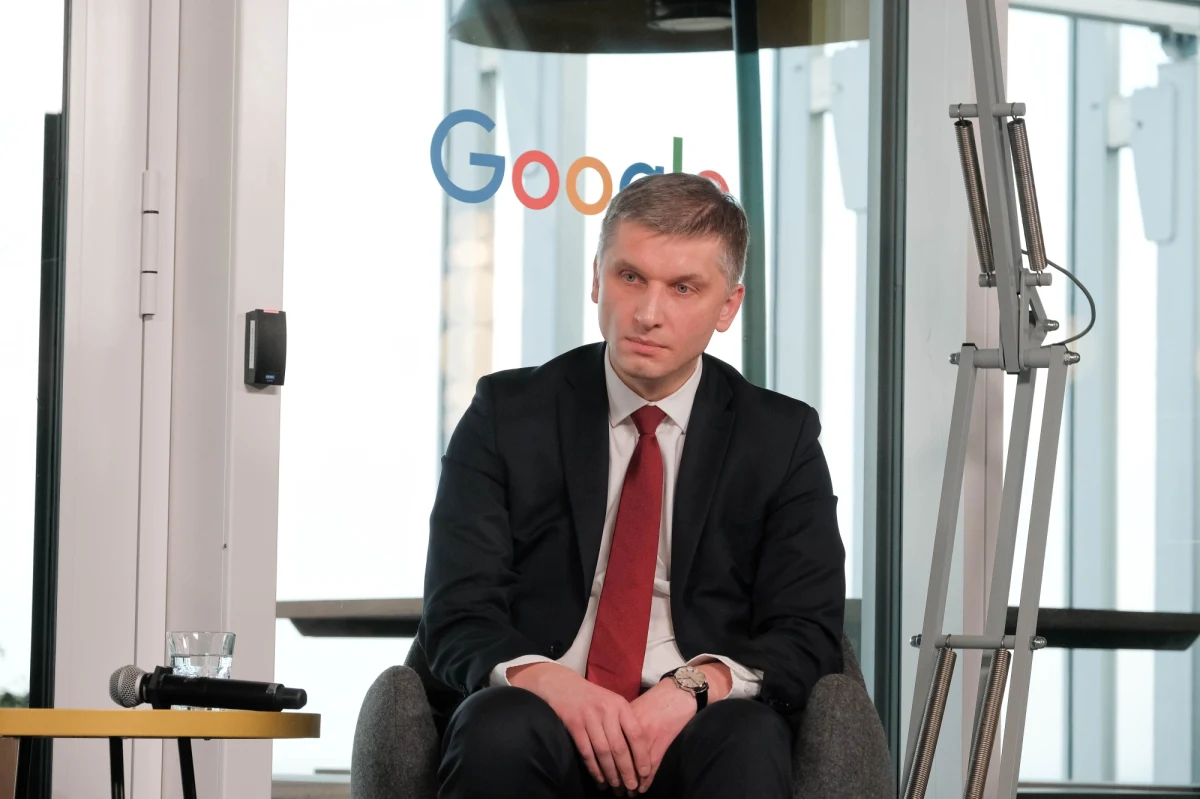 Z dniem 7 kwietnia br. Piotr Nowak przestał pełnić funkcję ministra rozwoju i technologii - podał w czwartek resort. Dwa tygodnie temu premier Mateusz Morawiecki poinformował o zdymisjonowaniu Nowaka.