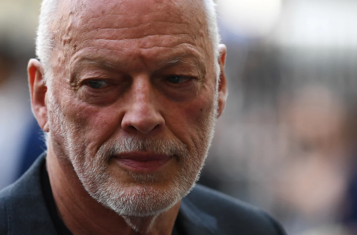 Zespół Pink Floyd o północy zaprezentował nową piosenkę "Hey Hey Rise Up", z której cały dochód zostanie przekazany na Ukraińską Pomoc Humanitarną. Obok brytyjskich muzyków w utworze wystąpił Andrij Chływniuk z ukraińskiego zespołu Boombox.