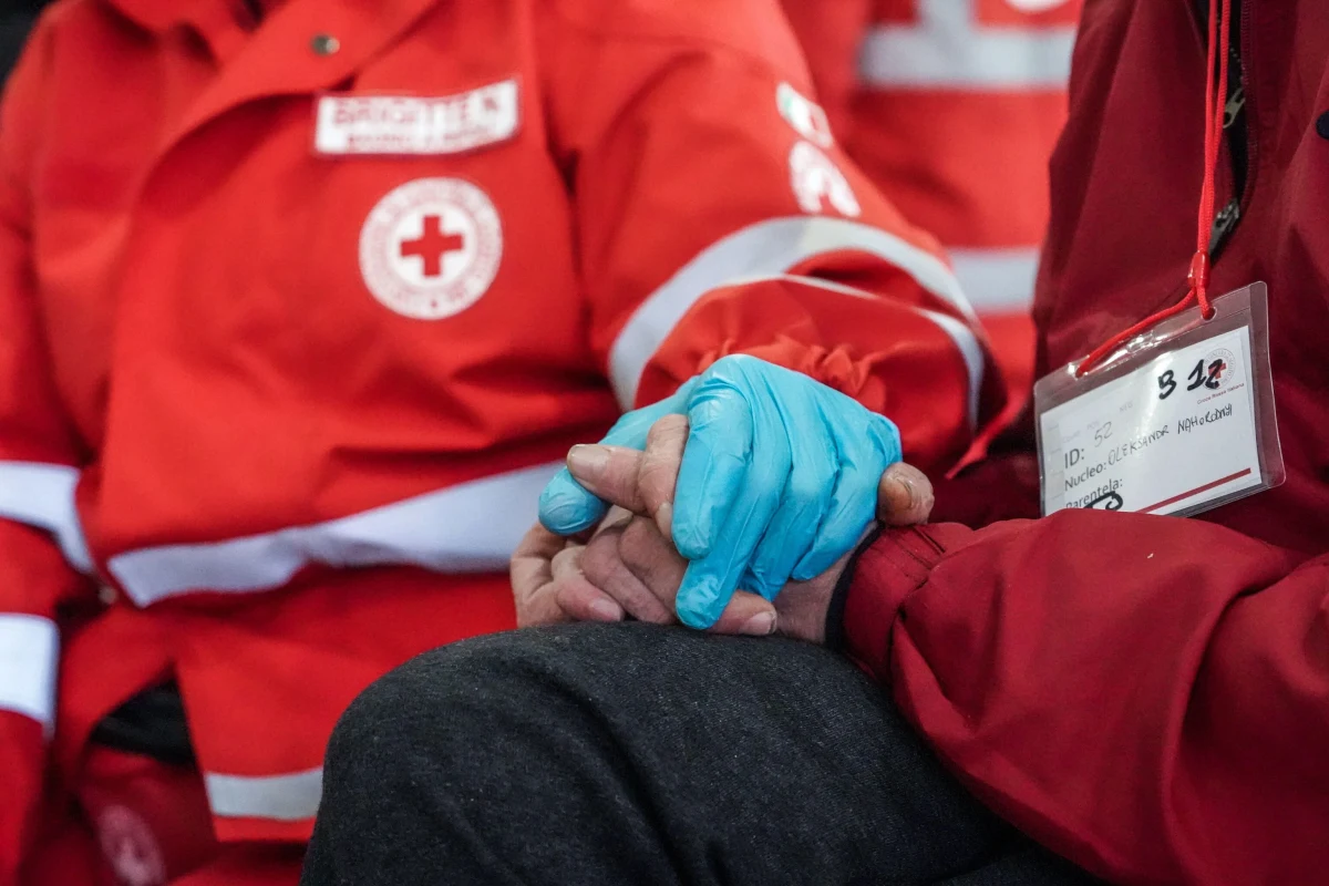 "Nie chcę już żyć" – mówi matka czworga dzieci. Kobieta została uprowadzona ze sklepu w Chersoniu przez rosyjskich żołnierzy, a potem 12 godziny była przez nich gwałcona. Jej historię opisuje "Daily Mail".