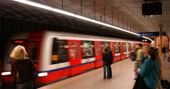 Zaplanowane na najbliższy weekend prace wokół budowy II linii metra na jezdni ul. Górczewskiej zostały odwołane - poinformował stołeczny ratusz. Dodał, że z powodu zapowiadanego deszczu roboty wstępnie przełożono na 22-24 kwietnia.