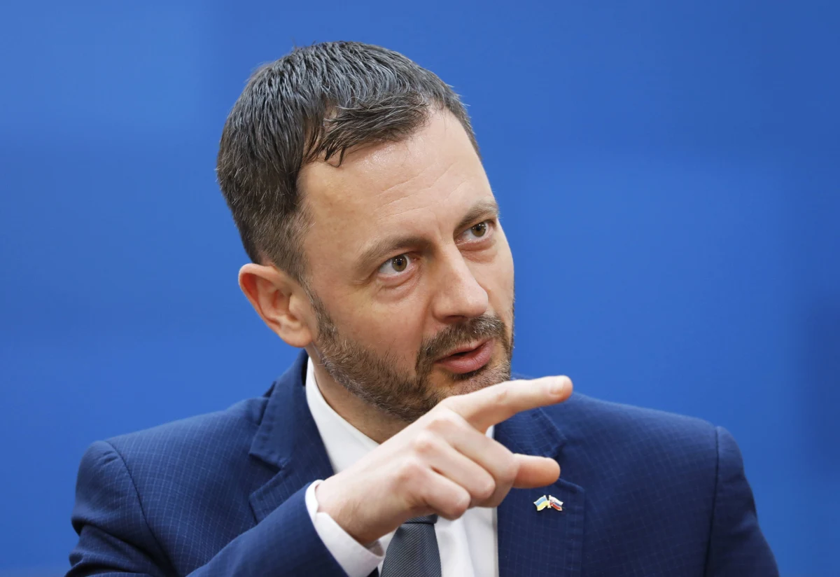 Premier Słowacji Eduard Heger potwierdził doniesienia o dostarczeniu Ukrainie systemu obrony przeciwlotniczej S-300. „Wierzymy, że ten system pomoże ocalić jak najwięcej niewinnych Ukraińców przed agresją reżimu Putina” – napisał w mediach społecznościowych Heger. 