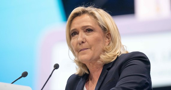 Zaskakująca postawa Marine Le Pen – jednej z faworytek wyborów prezydenckich we Francji. Na dwa dni przed pierwszą turą glosowania szefowa radykalnej prawicy nadal proponuje w swym programie wyborczym sojusz Francji z Rosją w dziedzinie europejskiego bezpieczeństwa, walki z terroryzmem i rozwiązywania międzynarodowych problemów w różnych regionach świata.