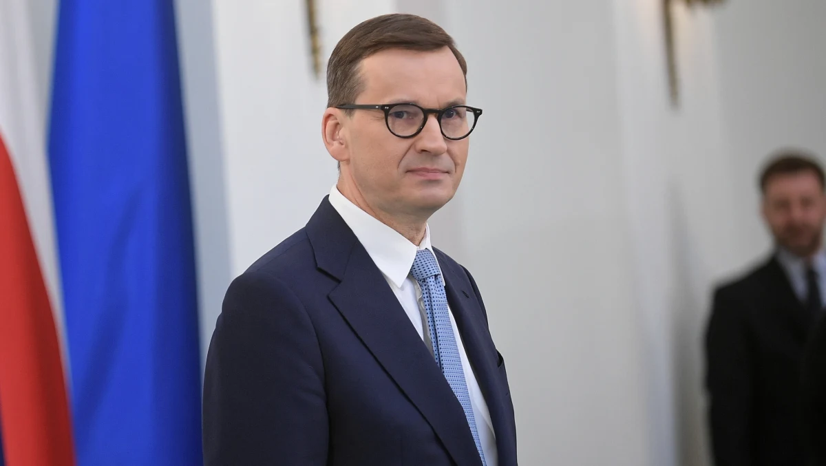 Choć od 10 kwietnia 2010 roku mija 12 lat, ciągle musimy znajdować w sobie siły, by mierzyć się z tą tragedią, by stawiać pytania jak to było możliwe, czy wyciągnęliśmy wnioski, czy sprostaliśmy dziedzictwu Lecha Kaczyńskiego - wskazał na łamach sobotniego "Super Expressu" premier Mateusz Morawiecki.