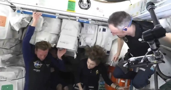 Pierwszy całkowicie prywatny zespół astronautów dotarł w sobotę bezpiecznie na Międzynarodową Stację Kosmiczną (ISS) - poinformowała na Twitterze firma Axiom Spacer, organizator misji. Operacja, w której udział bierze trzech biznesmenów, potrwa ponad tydzień.