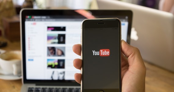 YouTube zablokował profil Duma TV, kanał informacyjny niższej izby rosyjskiego parlamentu. Decyzja wywołała złość rosyjskich urzędników, którzy powiedzieli, że platforma może w odwecie napotkać duże ograniczenia.