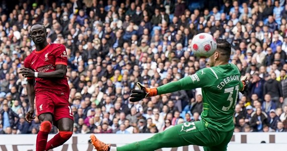 W meczu na szczycie angielskiej ekstraklasy broniący tytułu Manchester City zremisował z Liverpoolem 2:2 i utrzymał jednopunktową przewagę nad dzisiejszym i jedynym w praktyce w walce o mistrzostwo rywalem.