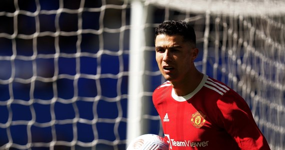 Policja zajmie się skandalicznym zachowaniem Cristiano Ronaldo. Piłkarz Manchesteru United po sobotniej porażce 0:1 na wyjeździe z Evertonem w 32. kolejce Premier League zniszczył kibicowi telefon komórkowy.